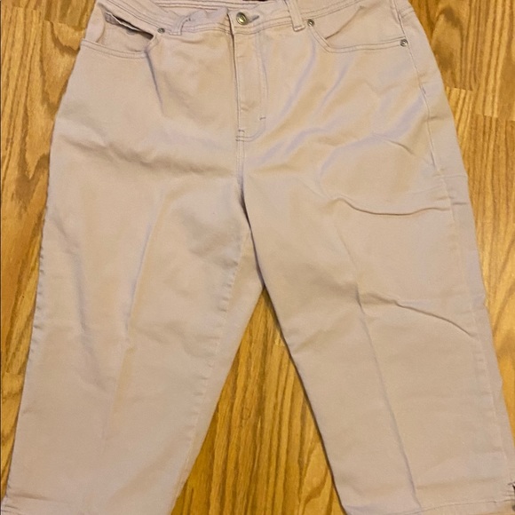 Gloria Vanderbilt lavender Capri - Picture 1 of 2